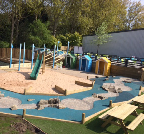 Building surveyor for education in Berkhamsted