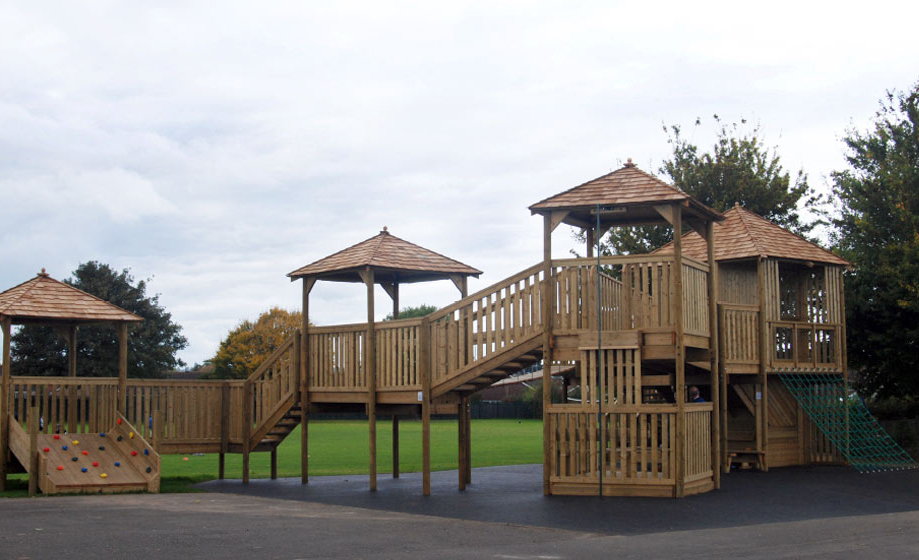 Building surveyor for education in Berkhamsted